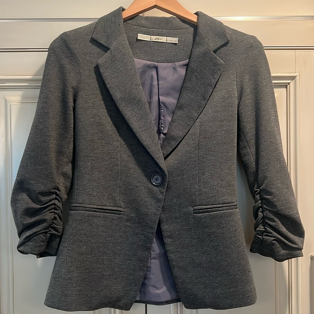 Gibson grey blazer with ruched sleeves